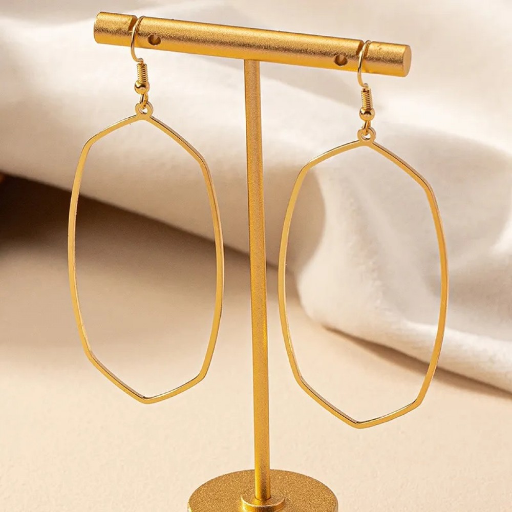 Επίχρυσα κρεμαστά σκουλαρίκια σε σχήμα οβάλ